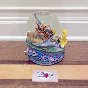 Winnie The Pooh Snowglobe